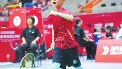 KOK体育app下载-岳阳七岁小将 勇夺“林丹杯”U7组全国冠军|黎言辰|羽毛球|羽毛球公开赛|男单冠军|黄鑫_新浪体育_新浪新闻